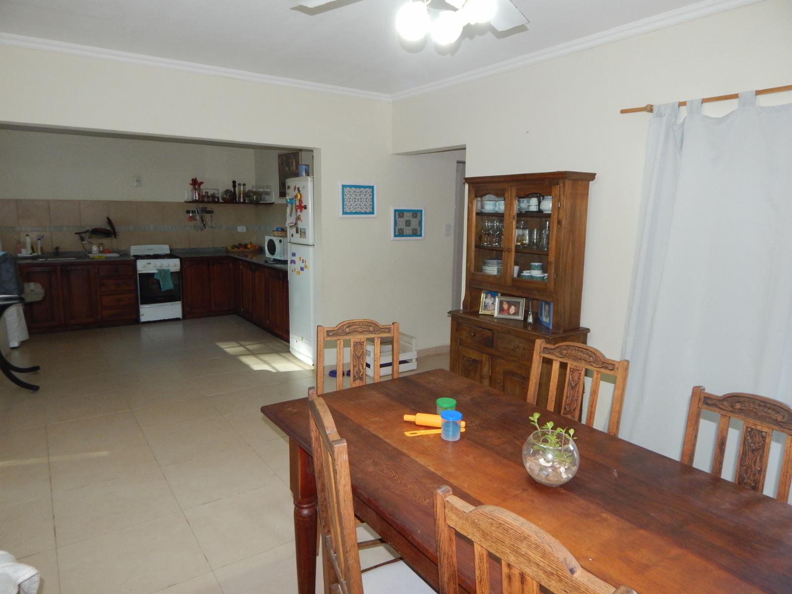 Casa sobre Entre Rios y Caseros. SAN JOSE. — foto 4