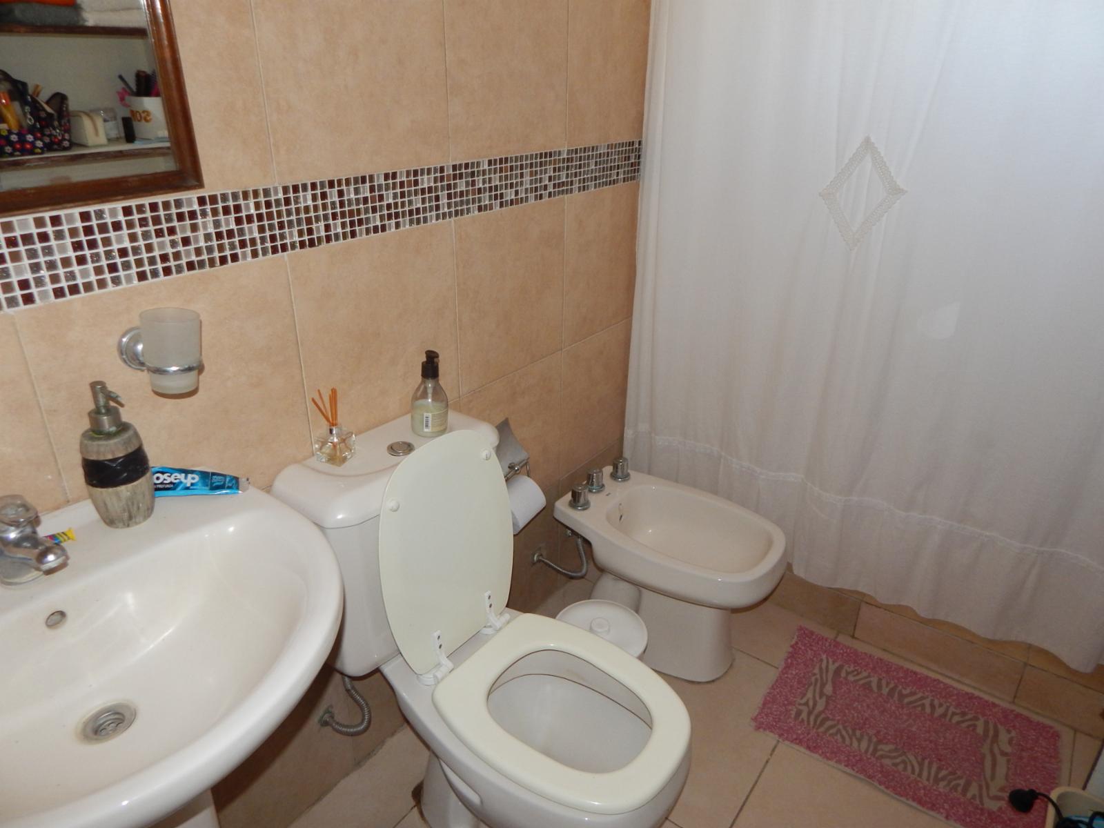 Casa sobre Entre Rios y Caseros. SAN JOSE. — foto 8