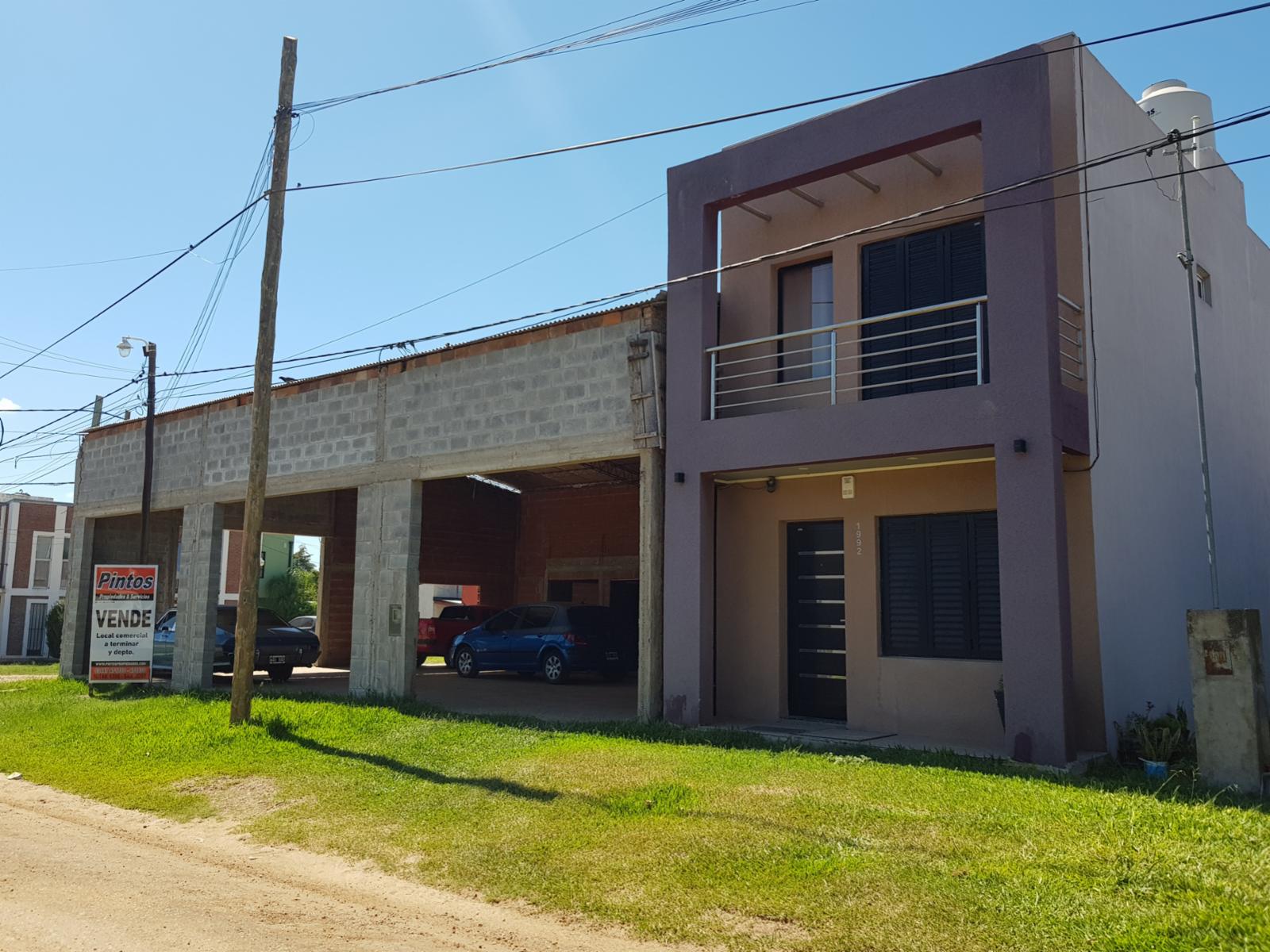 Casa con local comercial a terminar sobre Saavedra. SAN JOSE.