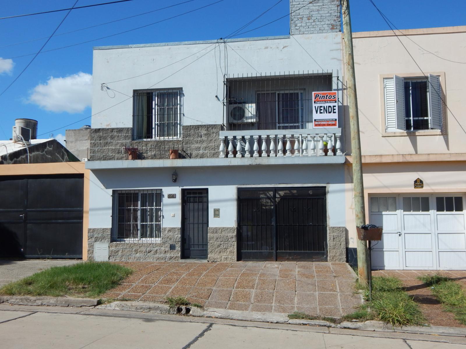 Casa Habitación sobre calle Sagastume. CONCEPCION DEL URUGUAY.