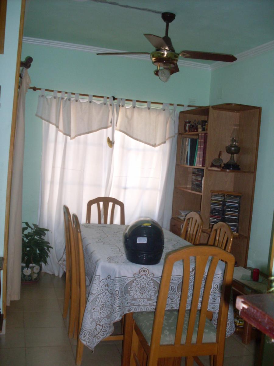 Casa Habitación sobre calle Sagastume. CONCEPCION DEL URUGUAY. — foto 3