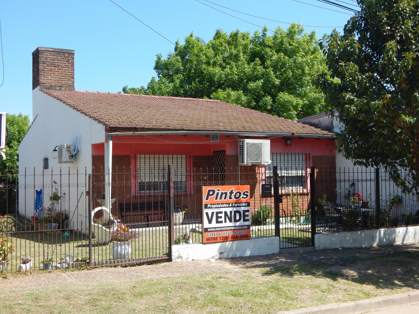 Casa sobre calle Centenario. SAN JOSE.