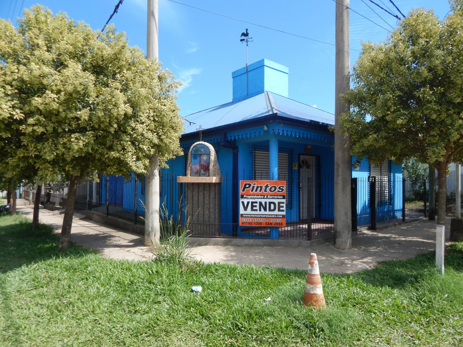 Casa sobre calle Alberdi, esquina Sargento García. SAN JOSE.