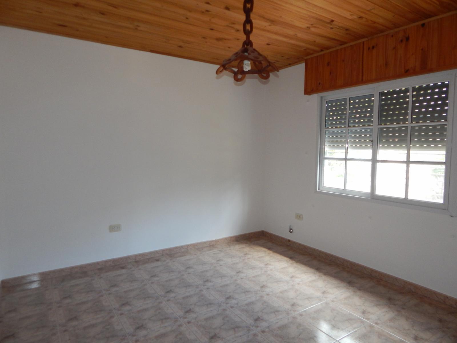 Casa sobre calle Alberdi, esquina Sargento García. SAN JOSE. — foto 4