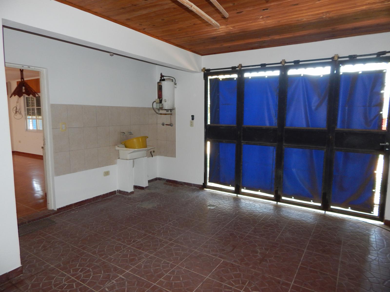 Casa sobre calle Alberdi, esquina Sargento García. SAN JOSE. — foto 7