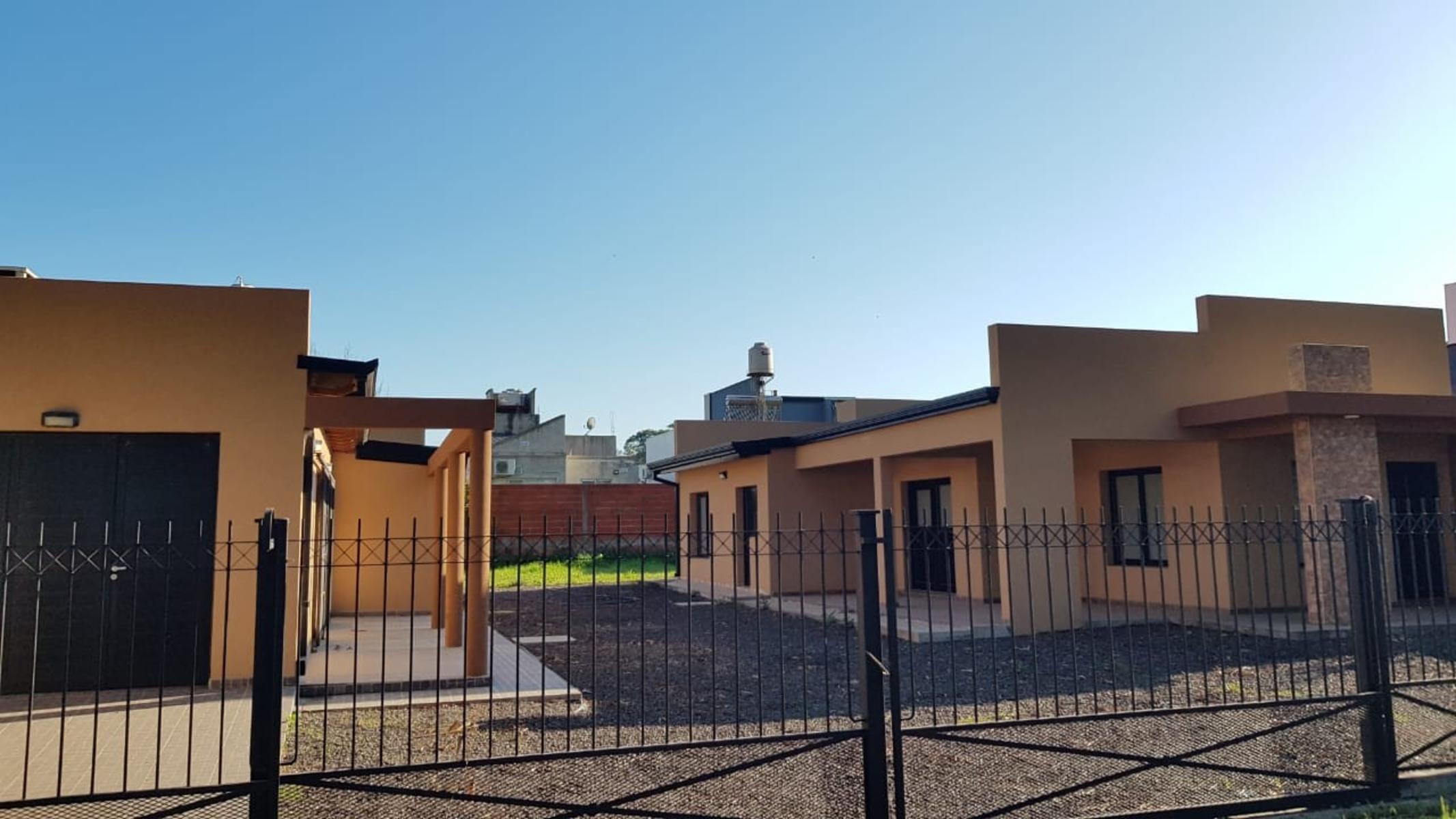Casa a estrenar sobre Ac. Dr. Bastián. SAN JOSE.