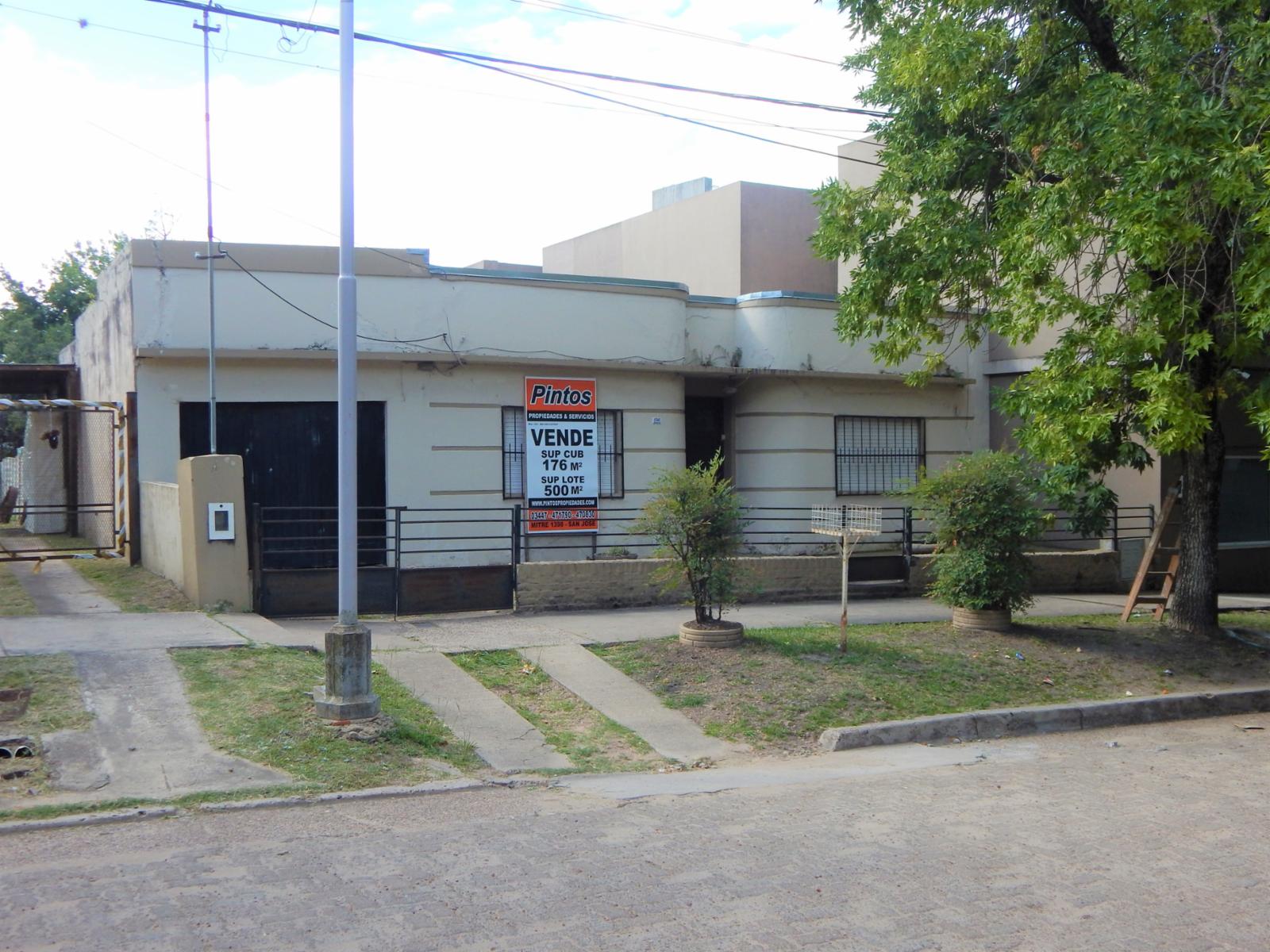 Casa sobre calle Estrada. VILLA ELISA.
