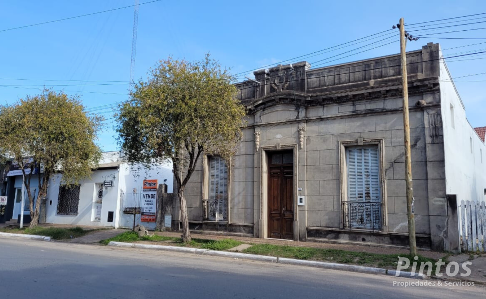 Casona de estilo colonial sobre, frente a plaza principal. SAN JOSE. — foto 3