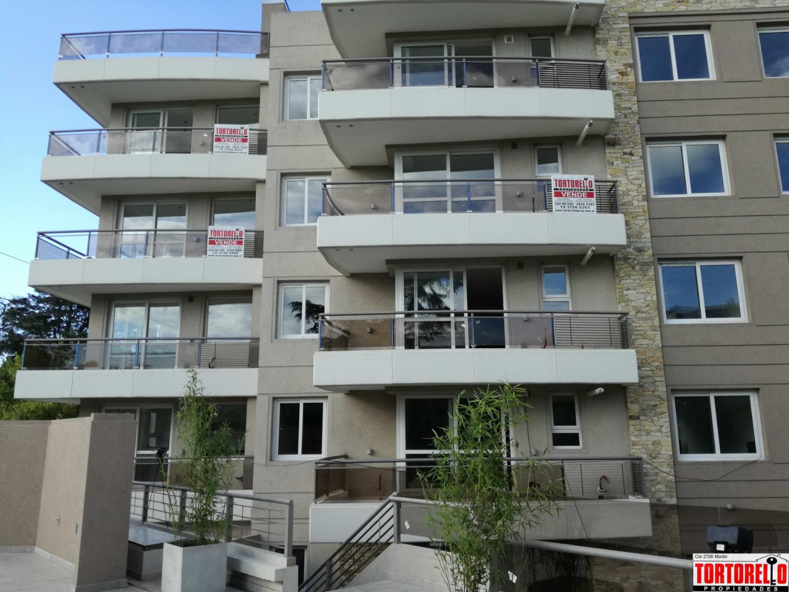 Edificio de categoría, Bv. Evita esquina Bernardino Rivadavia, Moreno, exclusivas unidades en alquiler de 2 ambientes, Primer piso. - 1