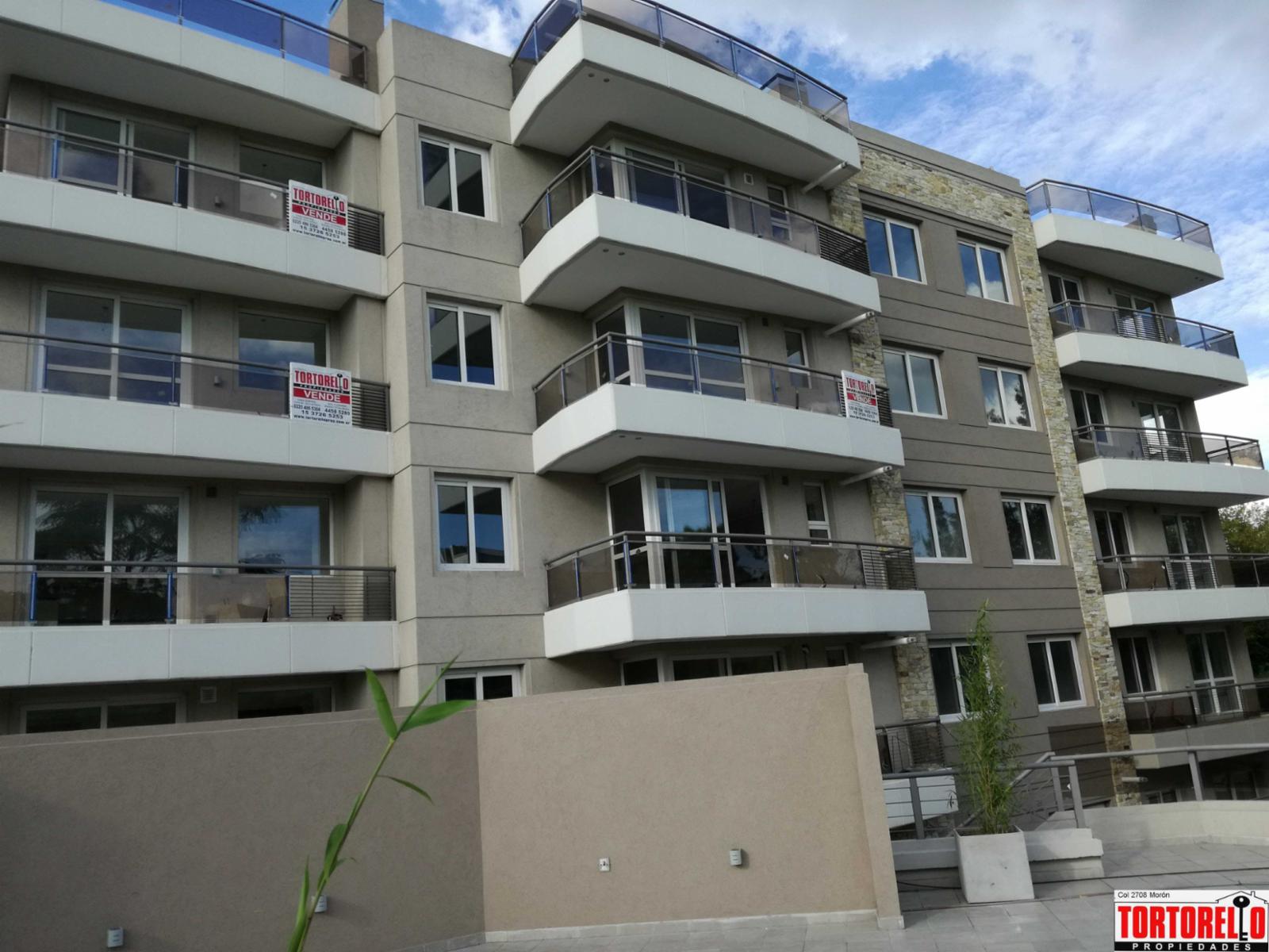 Edificio de categoría, Bv. Evita esquina Bernardino Rivadavia, Moreno, exclusivas unidades en alquiler de 2 ambientes, Primer piso. - 2