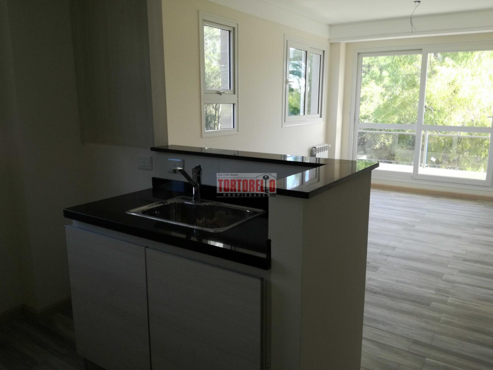 Edificio de categoría, Bv. Evita esquina Bernardino Rivadavia, Moreno, exclusivas unidades en alquiler de 2 ambientes, Primer piso. - 17