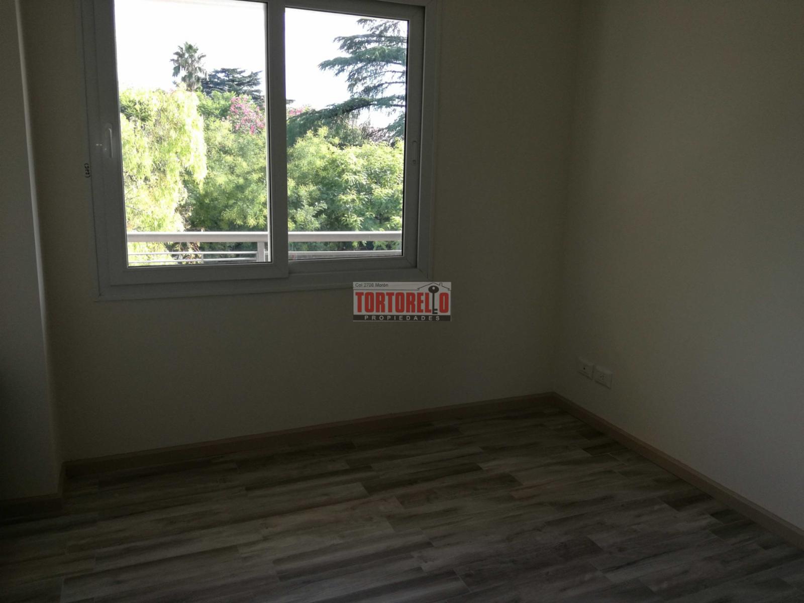 Edificio de categoría, Bv. Evita esquina Bernardino Rivadavia, Moreno, exclusivas unidades en alquiler de 2 ambientes, Primer piso. - 23