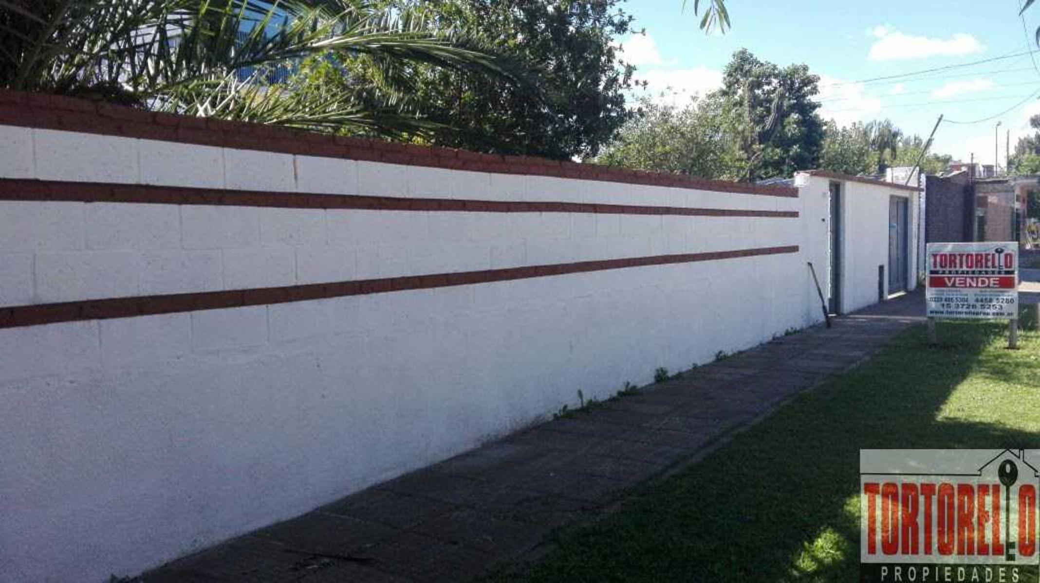 Casa en venta sobre importantisimo lote, 20 x 50 mts, Ituzaingo norte.