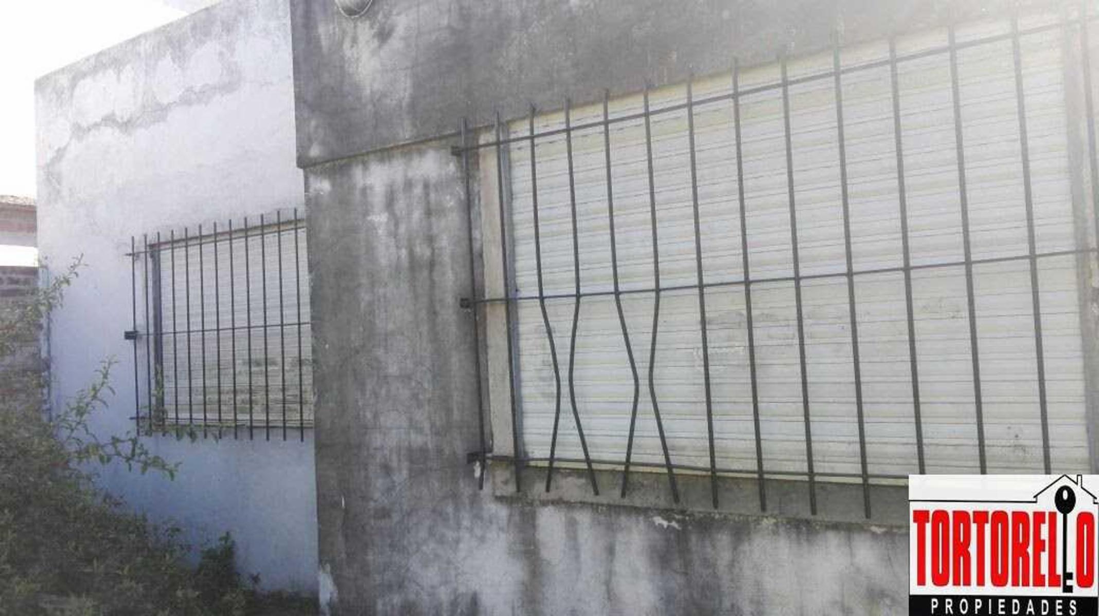 Venta de casa sobre amplio lote, Ituzaingo Norte. — foto 4