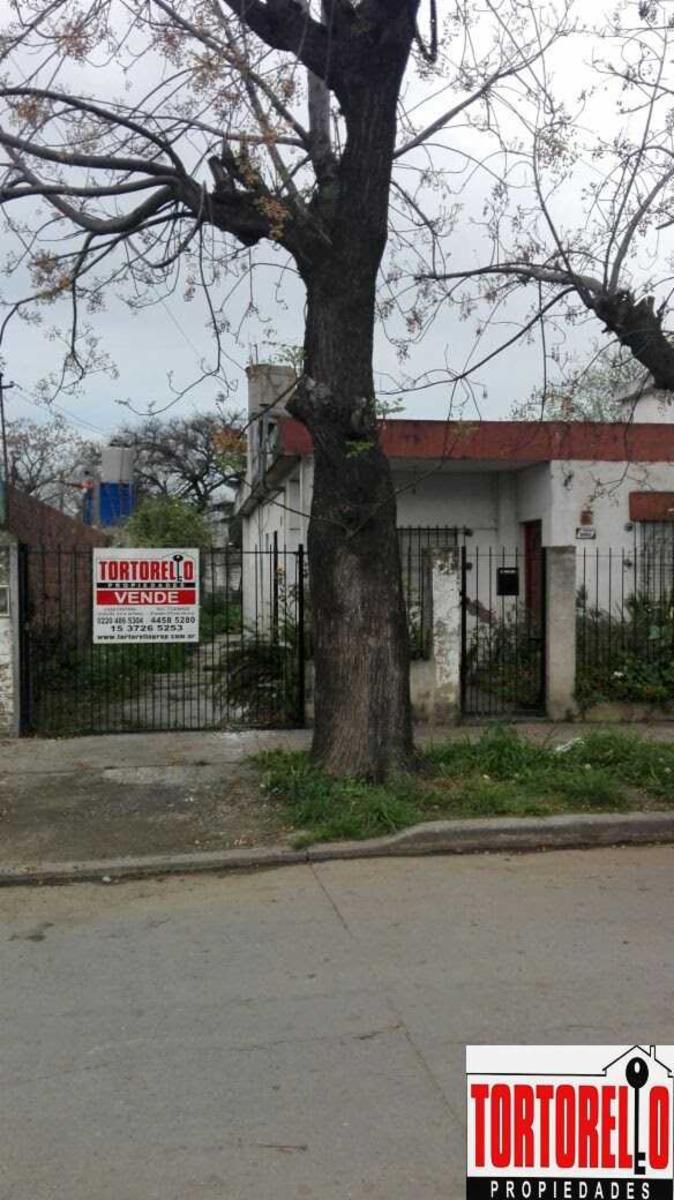 Venta de casa sobre amplio lote, Ituzaingo Norte. — foto 6