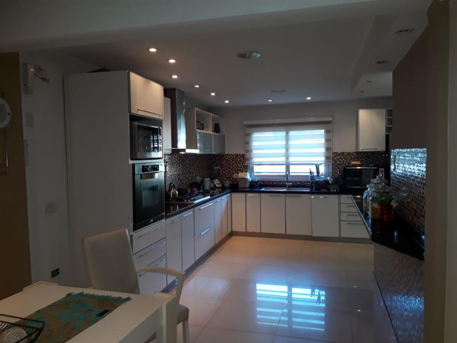 Hermosa Casa en Venta en Ituzaingó lado norte. — foto 5