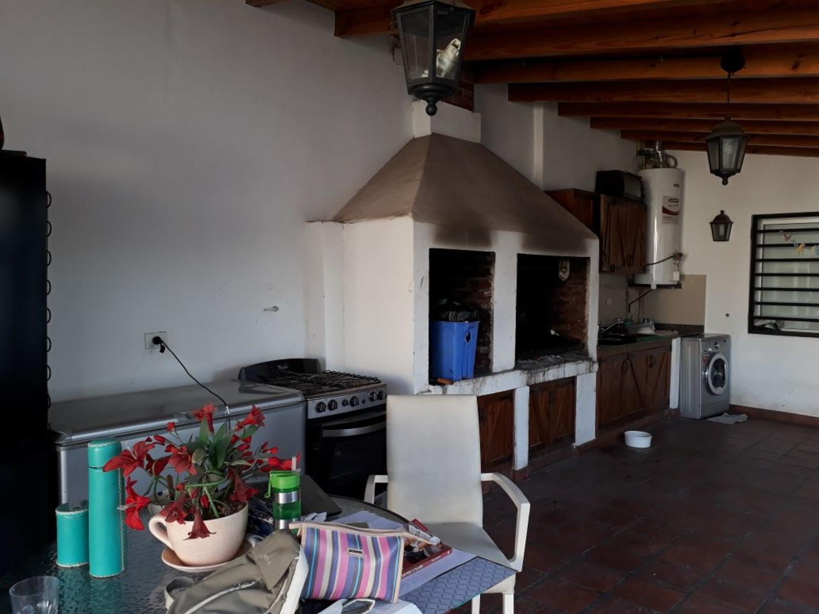 Hermosa Casa en Venta en Ituzaingó lado norte. — foto 11
