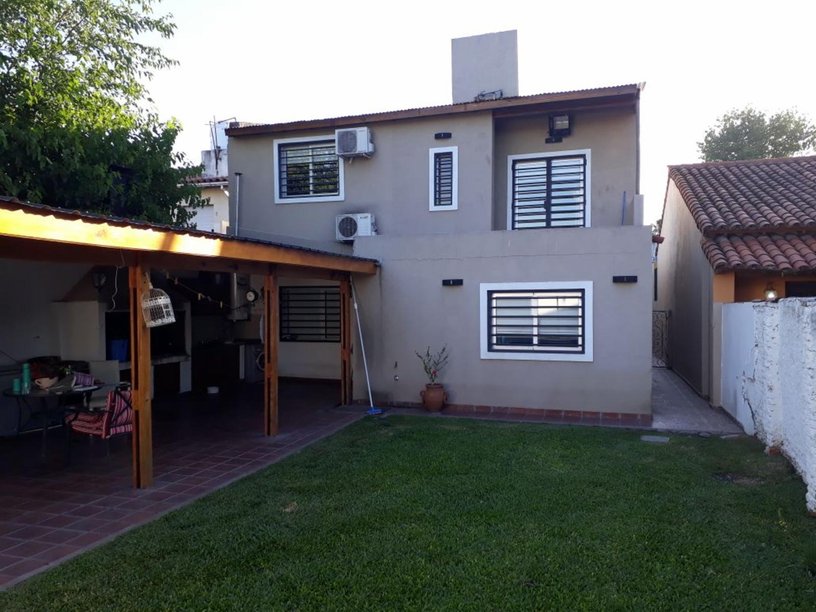 Hermosa Casa en Venta en Ituzaingó lado norte. — foto 12