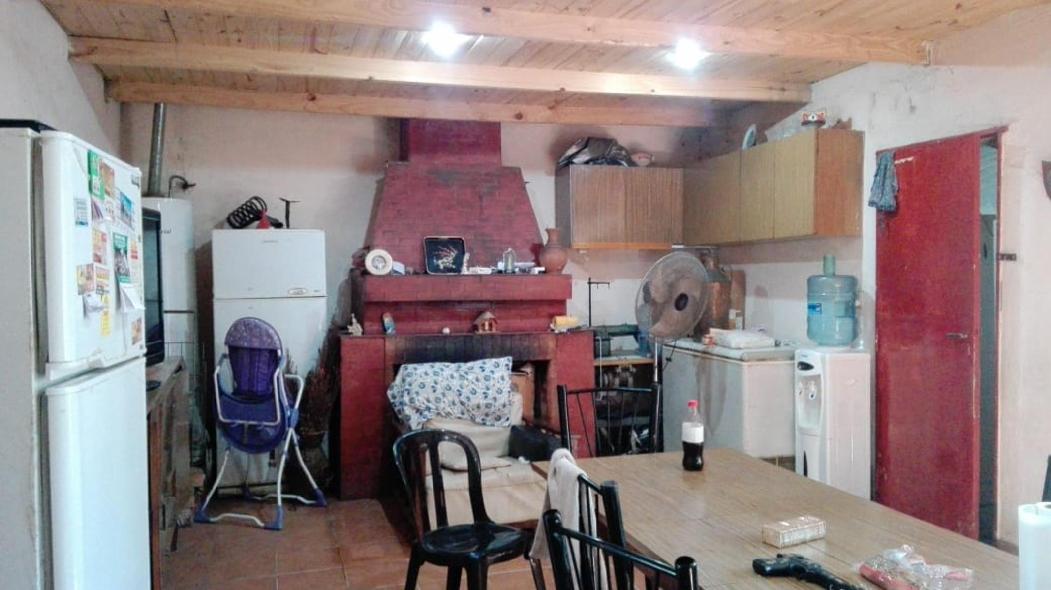 Amplia Casa en venta en Ituzaingo Norte sobre lote de 10 x 30 mts. — foto 6
