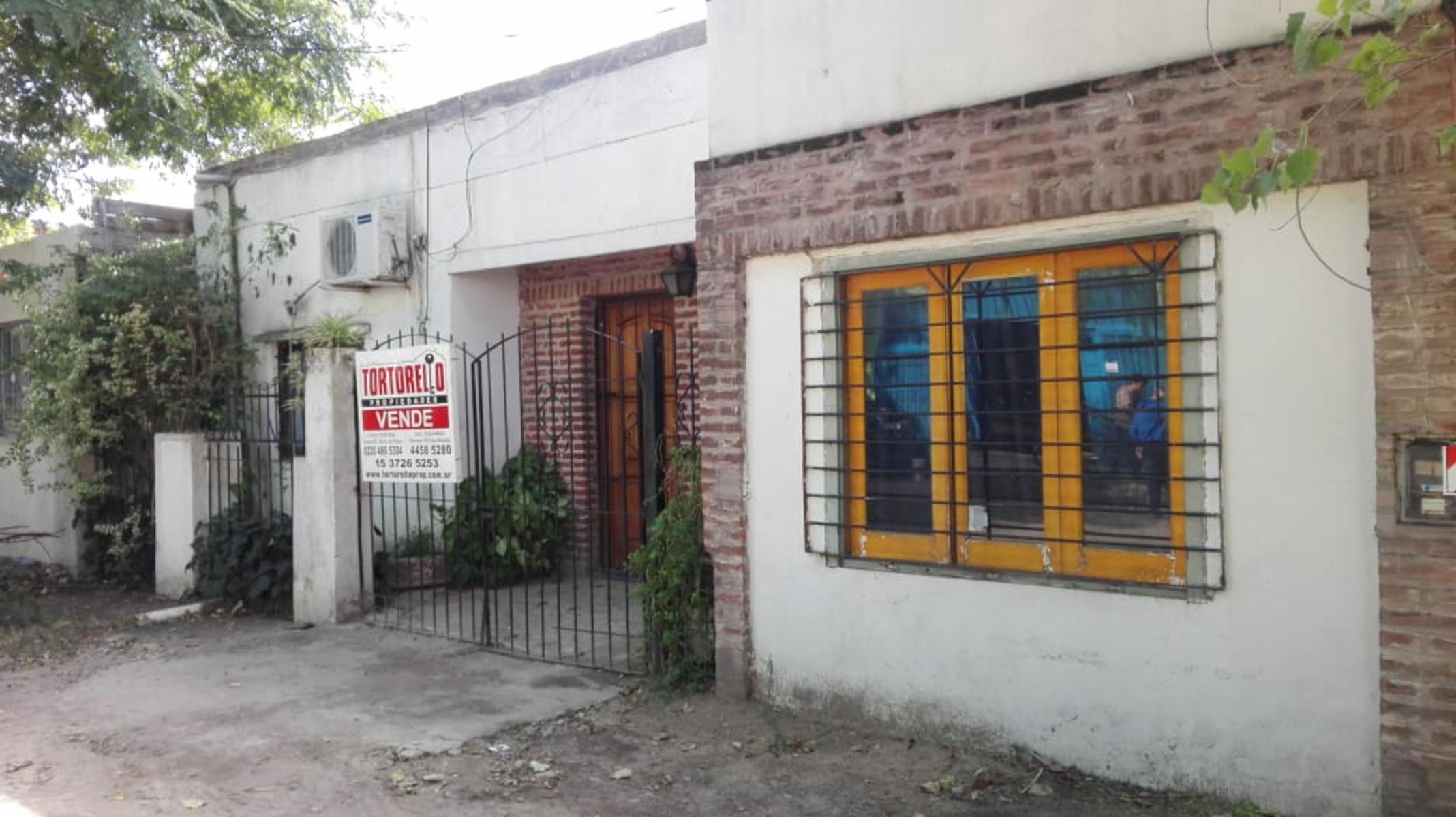 Amplia Casa en venta en Ituzaingo Norte sobre lote de 10 x 30 mts. — foto 7
