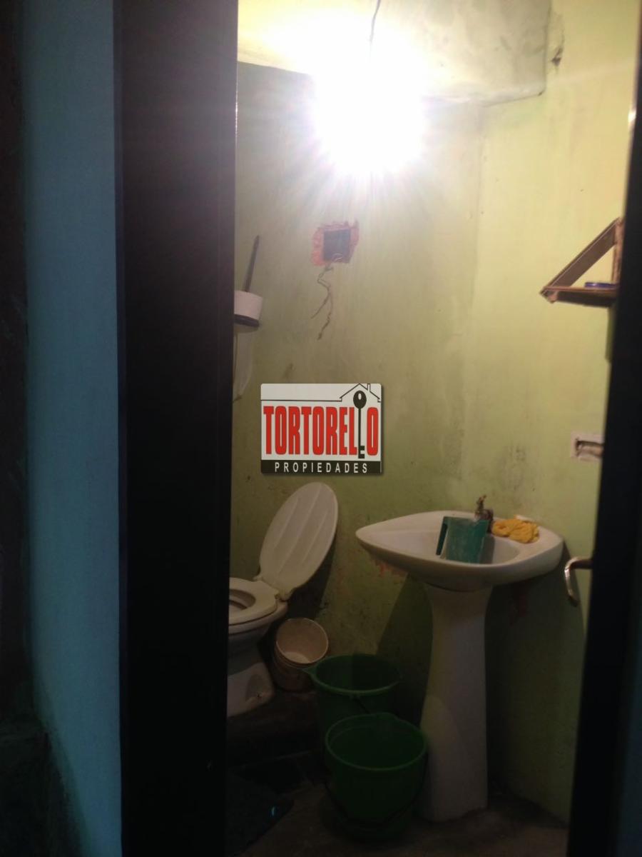 Venta de casa a reciclar, 4 ambientes, en Merlo. — foto 2
