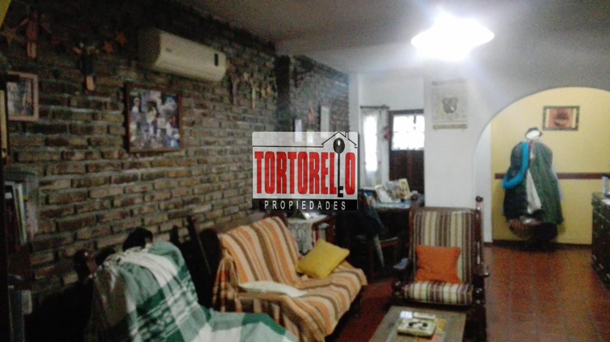 Casa en venta en Ituzaingo Norte sobre lote de 8.66 x 43 mts.