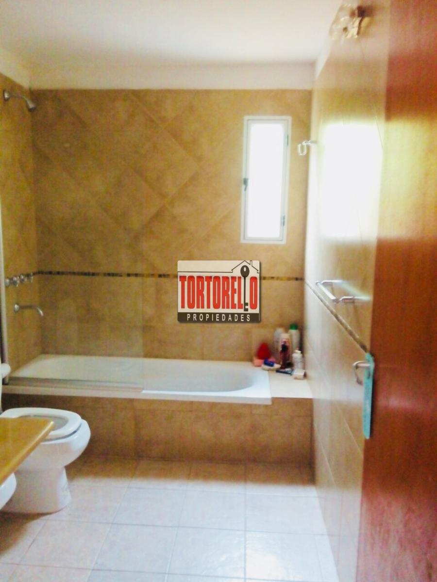 Venta en bloque. Dos propiedades sobre espectacular lote de 15 x 23.52mts. En Pinamar. — foto 10