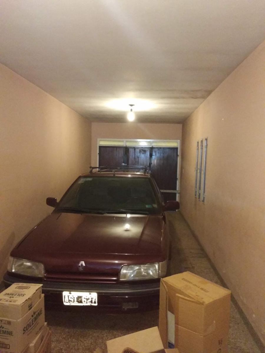 Excelente propiedad en venta, en Merlo, Bs. As. A 8 cuadras de la estacion de Paso del Rey, 4 ambientes muy amplios sobre lote de 10 x 41. — foto 2