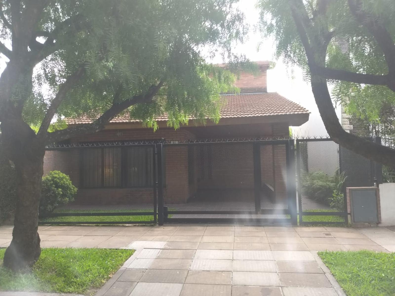 Impecable chalet en venta, 4 ambientes, a 2 cuadras de la estacion de San A. de Padua — foto 14