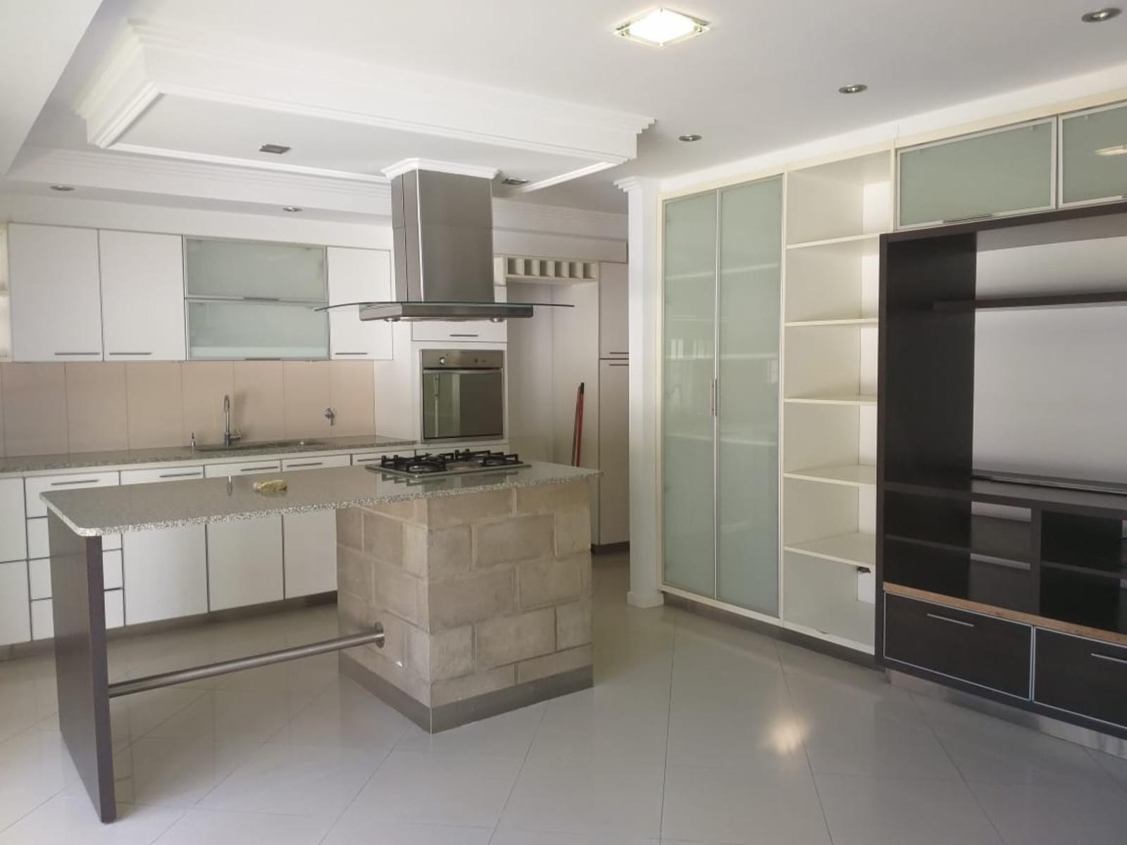 Impecable chalet en venta, 4 ambientes, Ituzaingo Norte, cercana a la estacion de Padua. — foto 9