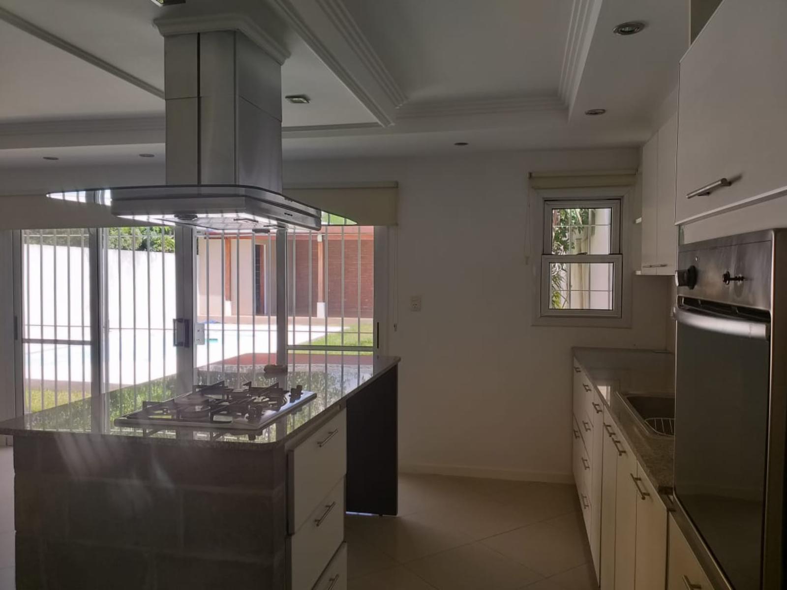 Impecable chalet en venta, 4 ambientes, Ituzaingo Norte, cercana a la estacion de Padua. — foto 10