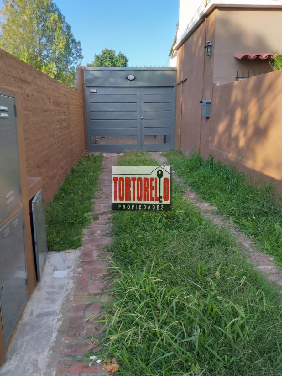 Venta de PH interno Tipo Casa, de 3 ambientes, Merlo.