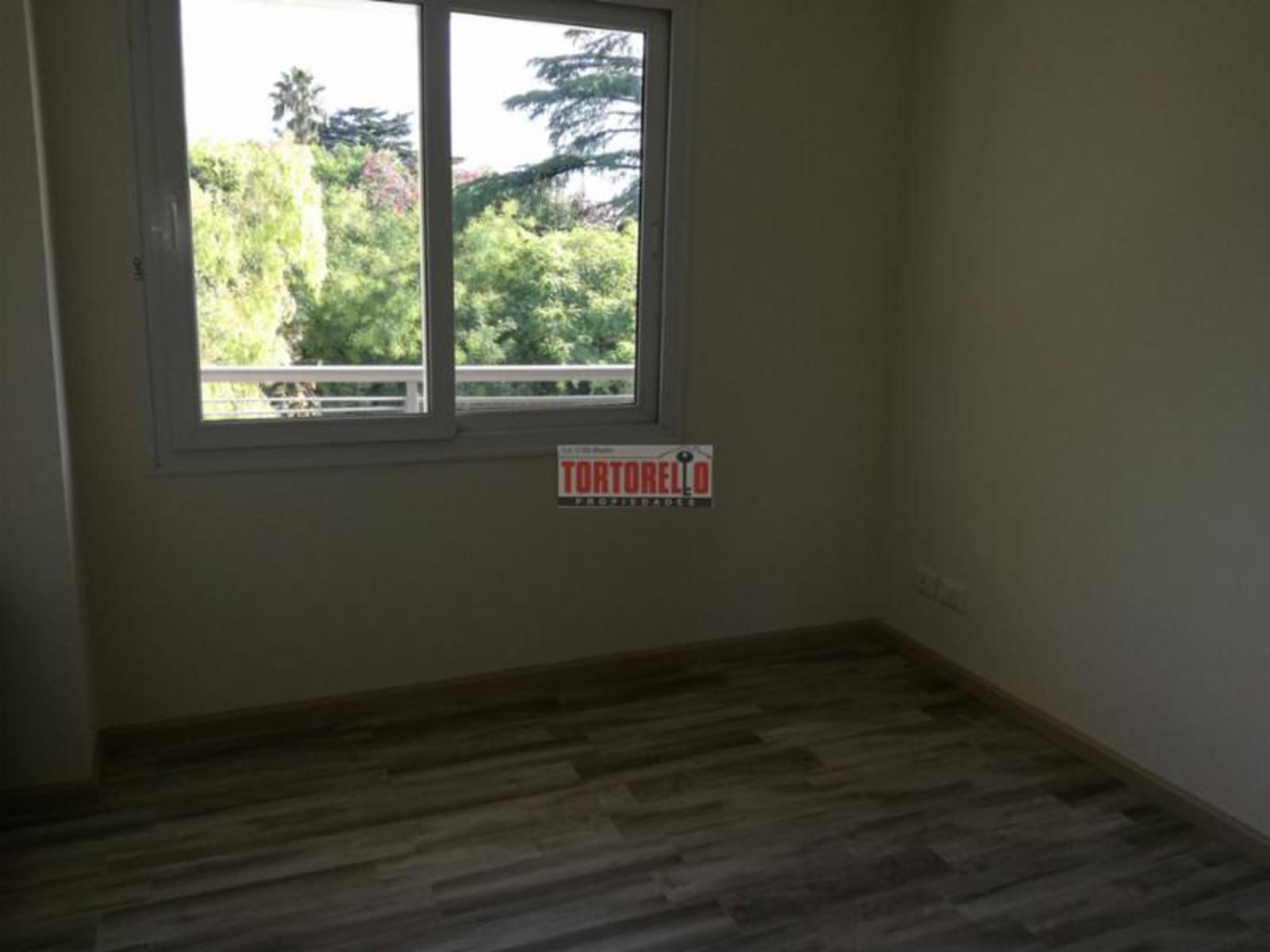 Edificio de categoría, Bv. Evita esquina Rivadavia, Moreno, exclusivas unidades. — foto 13