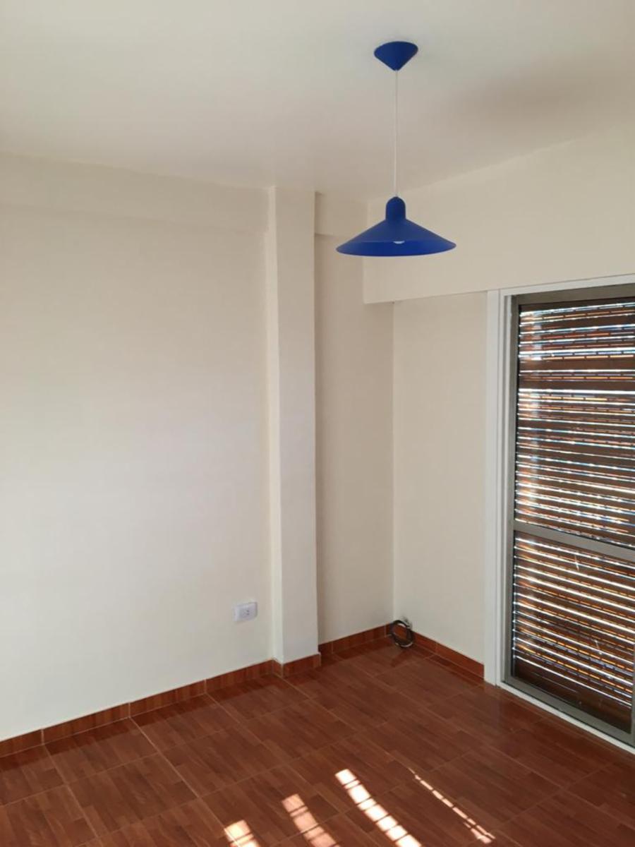 Excelente departamento en venta, a 1 cuadra de la estación de San Antonio de Padua. — foto 3