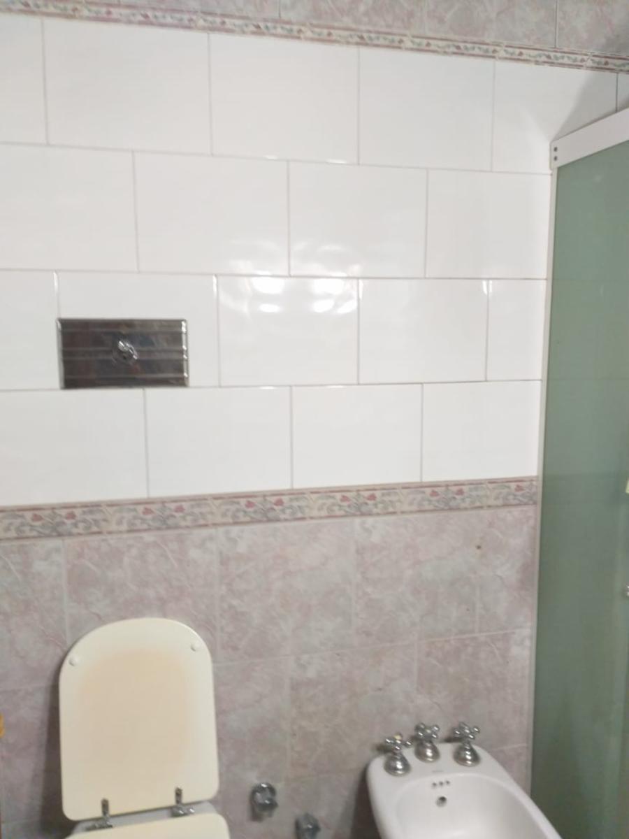 Excelente propiedad de dos plantas — foto 4