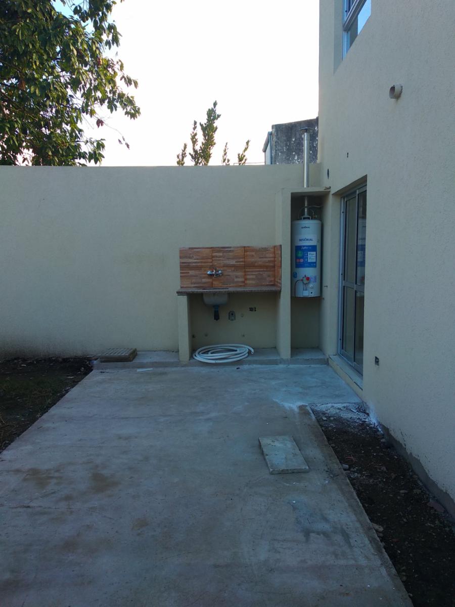 Excelente complejo de duplex a estrenar a 6 cuadras de la estacion de Ituzaingo — foto 7