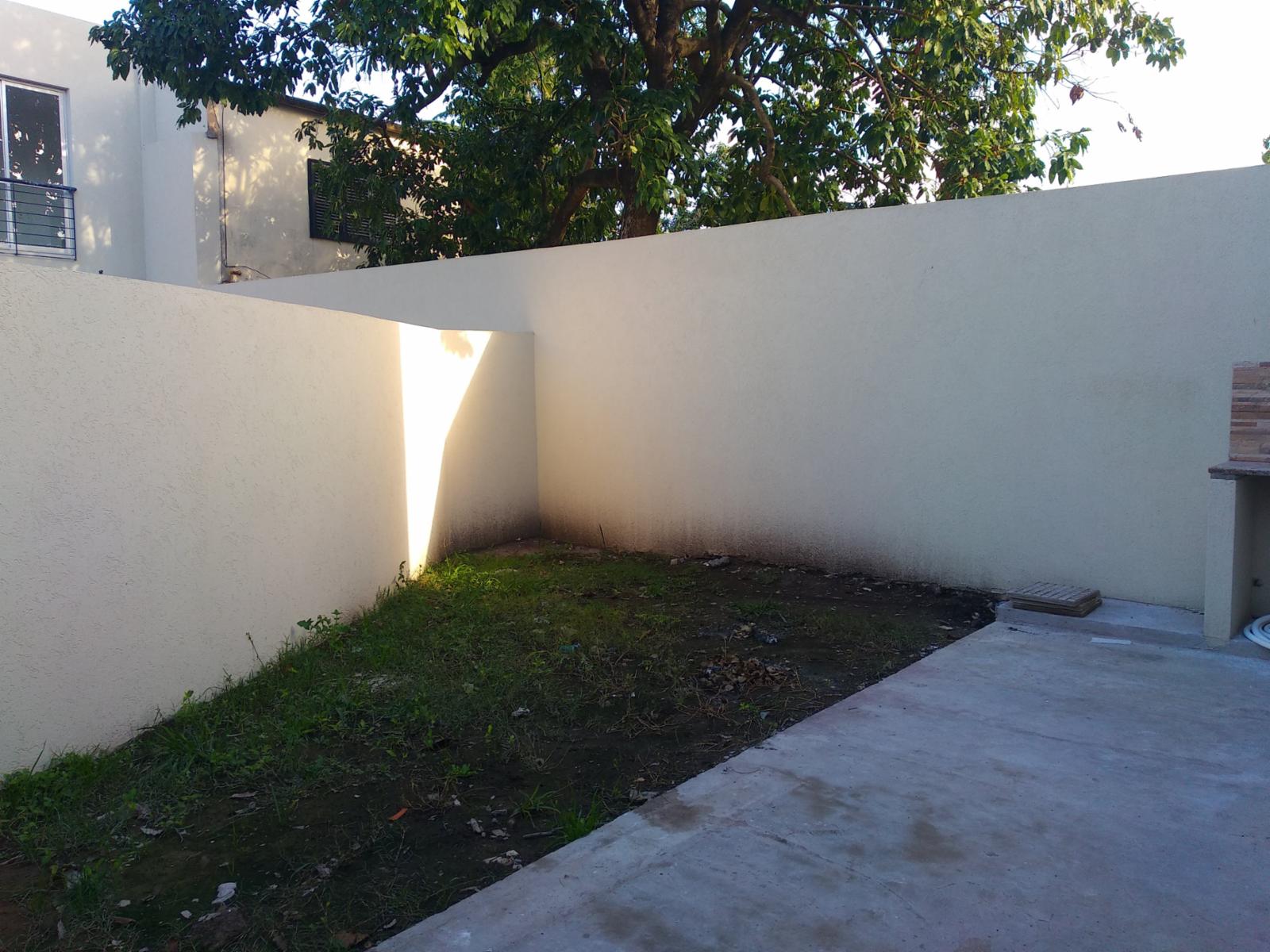 Excelente complejo de duplex a estrenar a 6 cuadras de la estacion de Ituzaingo — foto 8