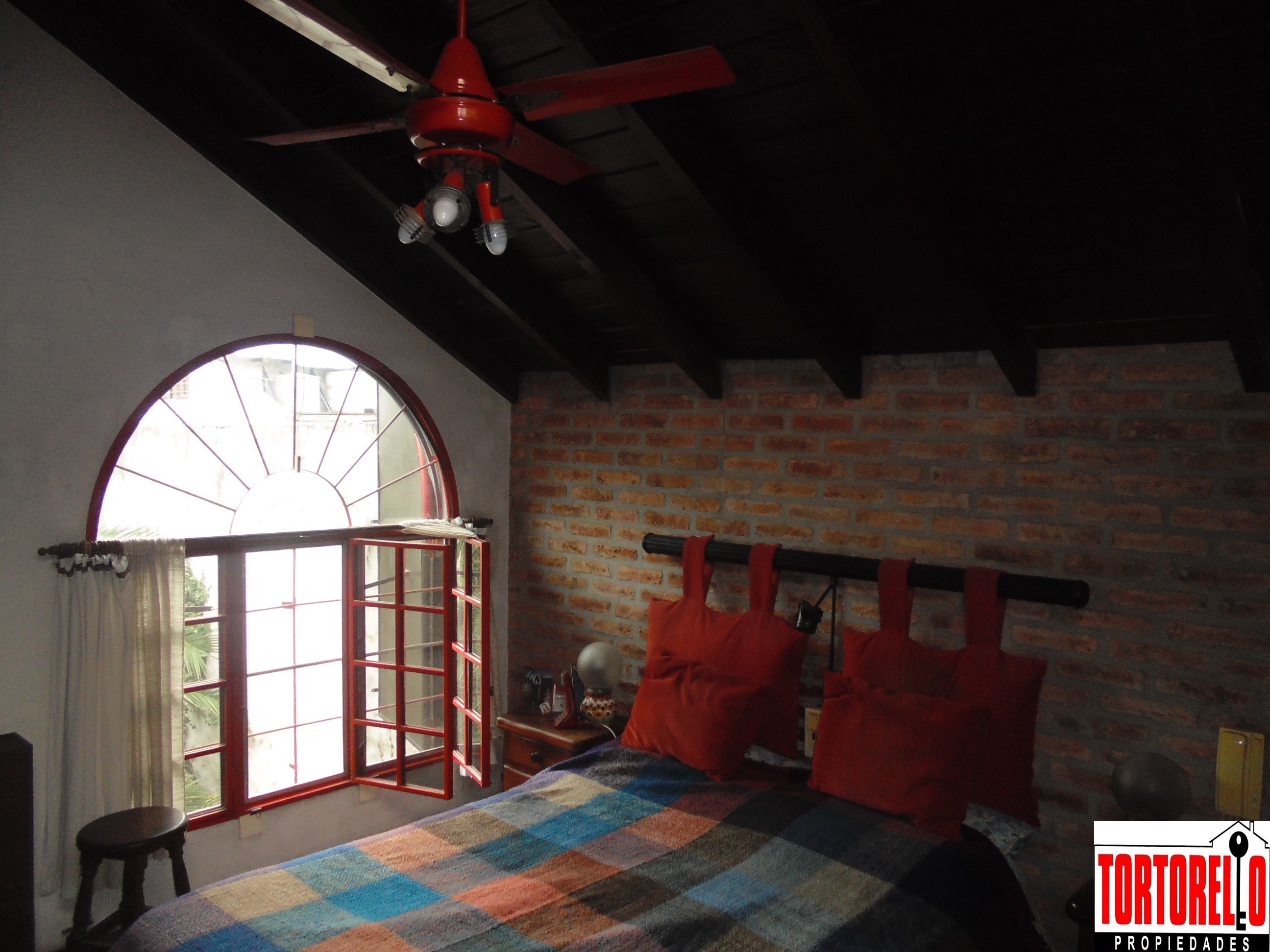 Casa en venta de 4 ambientes sobre gran lote, San Antonio de Padua, lado norte. — foto 8