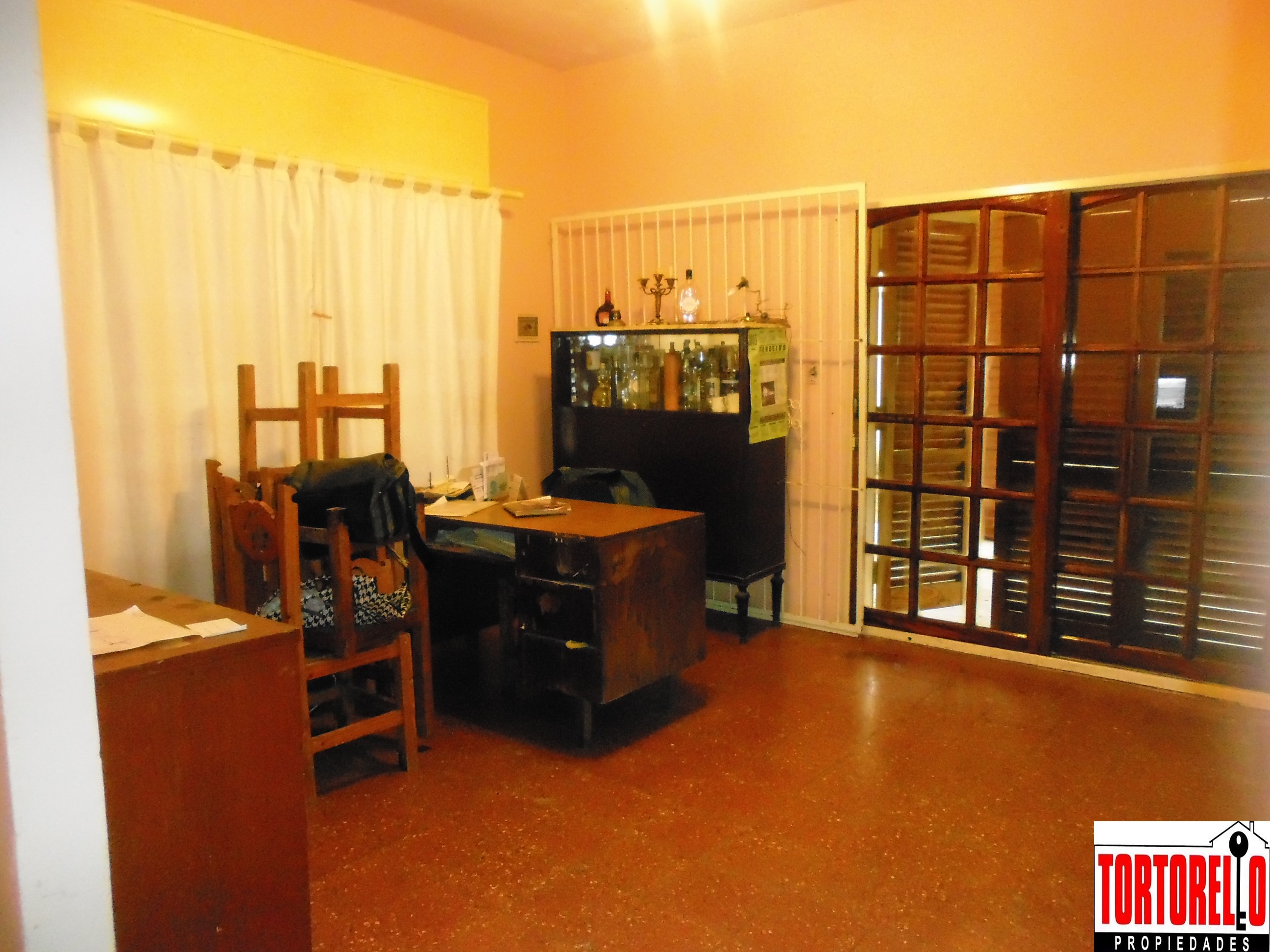 Chalet en venta 3 ambientes, Ituzaingo Sur, a 10 cuadras de la estación de San A. de Padua. Sobre 2 lotes. — foto 2