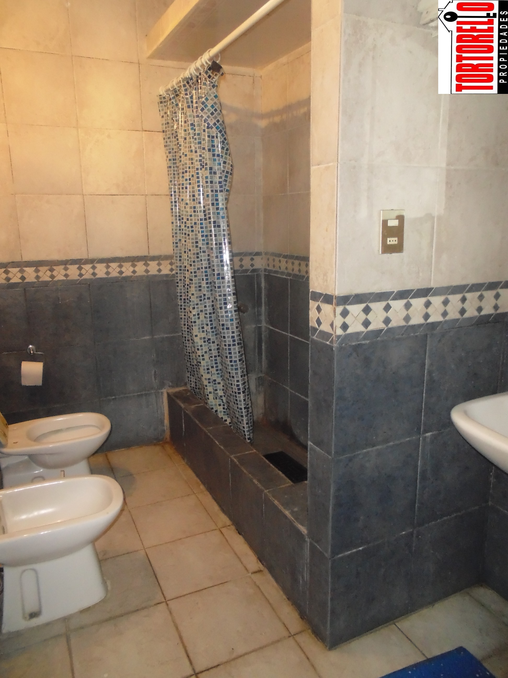 Chalet en venta 3 ambientes, Ituzaingo Sur, a 10 cuadras de la estación de San A. de Padua. Sobre 2 lotes. — foto 6