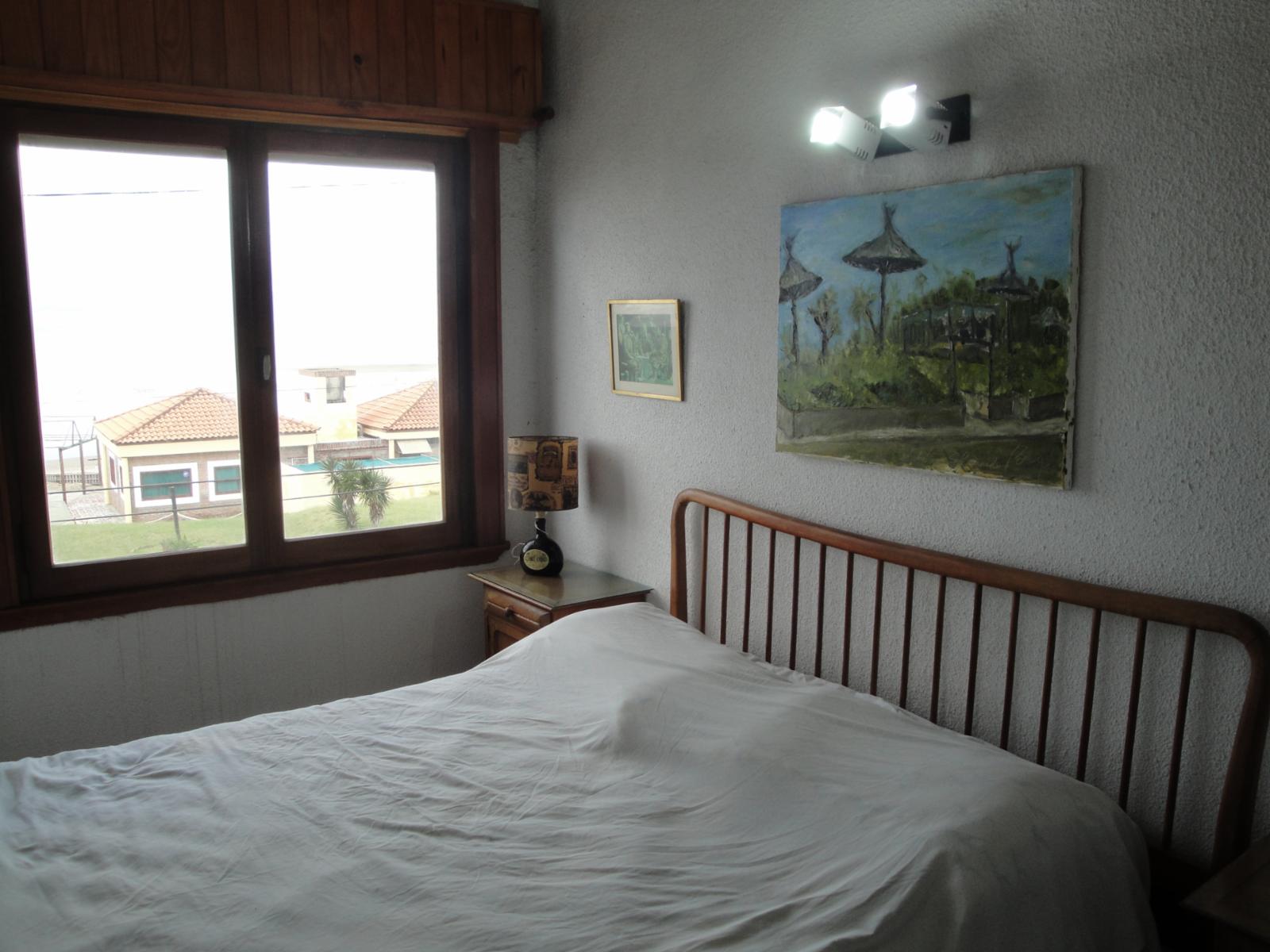 Departamento sobre Avenida Costanera, San Bernardo, bajas expensas.- HORARIO DE ATENCION: Lunes a viernes 9.30 a 16 hs.- TELEFONOS: 4658-7408 Y 4464-4754 O AL 15-3559-5485 WWW.INMOBERTOLOTTI.COM.AR — foto 3