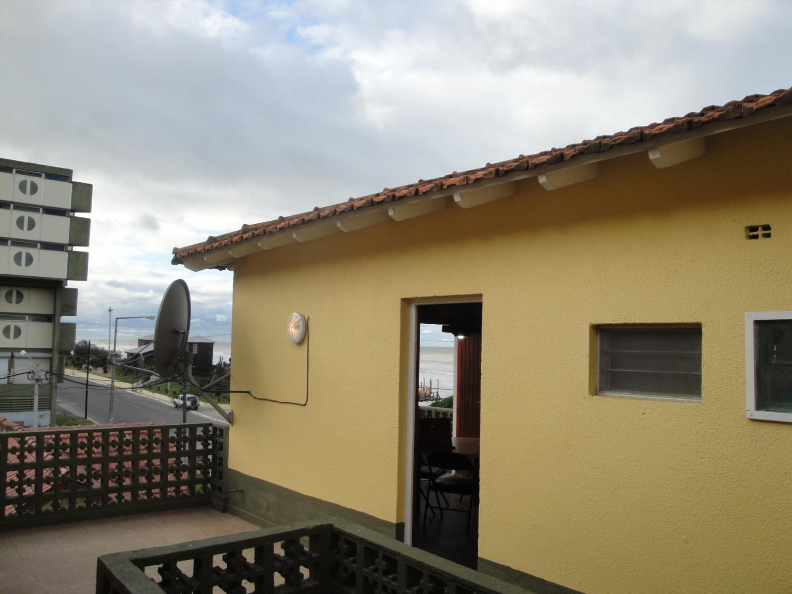 Departamento sobre Avenida Costanera, San Bernardo, bajas expensas.- HORARIO DE ATENCION: Lunes a viernes 9.30 a 16 hs.- TELEFONOS: 4658-7408 Y 4464-4754 O AL 15-3559-5485 WWW.INMOBERTOLOTTI.COM.AR — foto 7