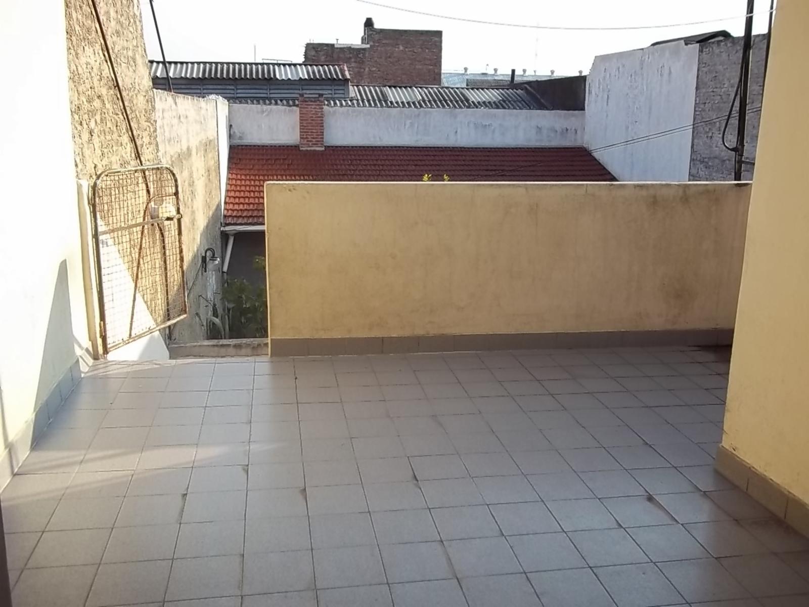 DEPARTAMENTO DE 2 AMBIENTES EN ALQUILER LA TABLADA. - 6
