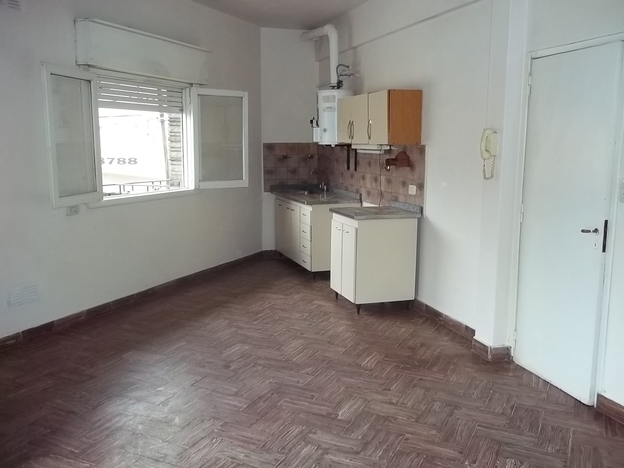 Alquiler departamento 3 ambientes La Tablada. - 1