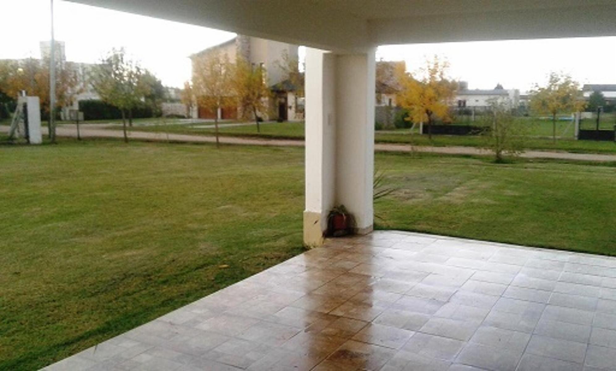 EXELENTE CASA QUINTA CON PILETA C/PARQUE- ¡¡HERMOSA - 3