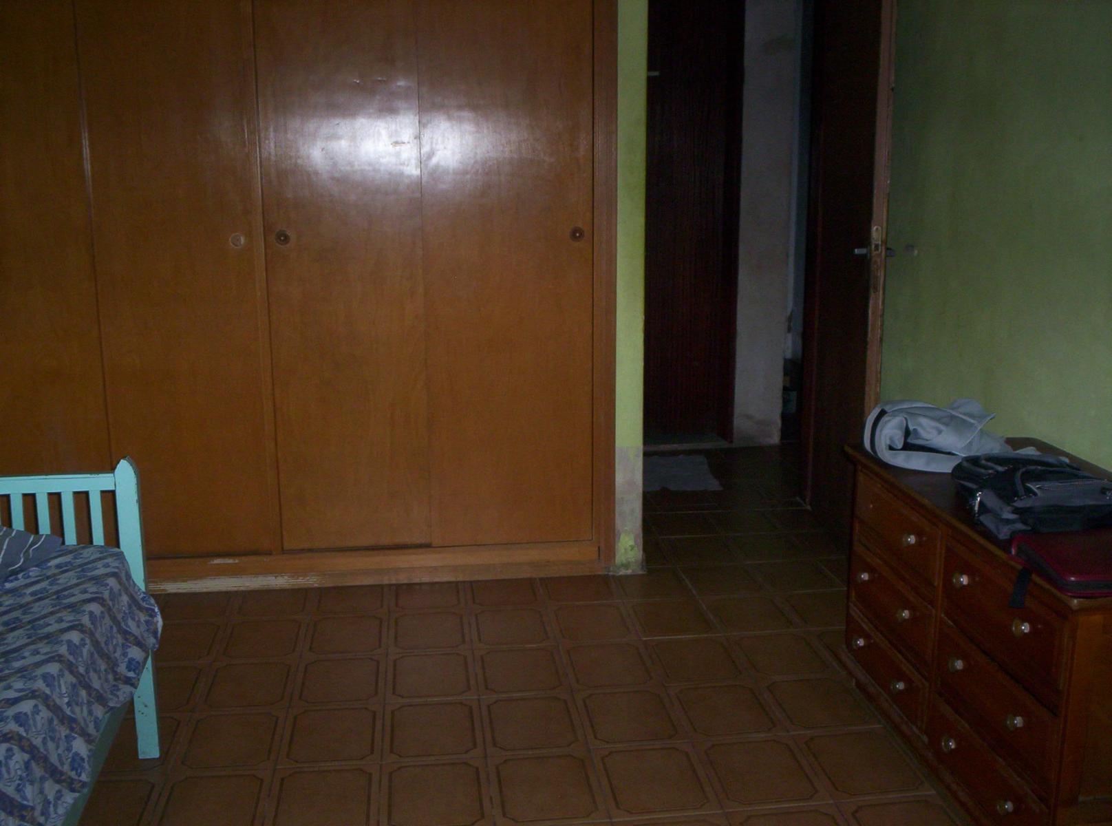 Vendo casa Temperey, 3 dorm,garage 2 autos cubiertos y fondo libre.CalleRevolución de Tempeley 2825 entre Cangallo y 14 de Julio, Temperley.Colectivos en la puerta. — foto 8