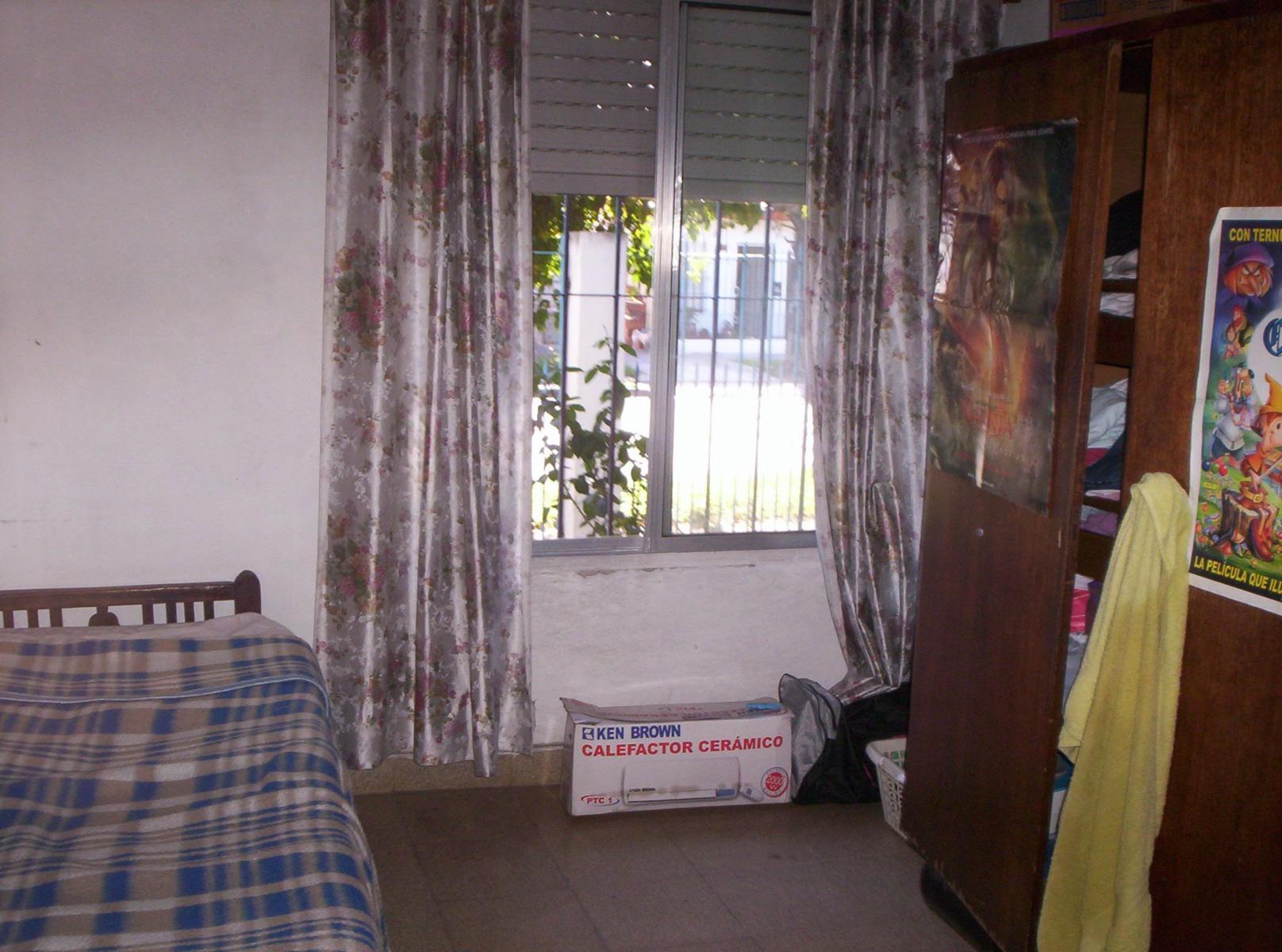 Vendo casa Temperey, 3 dorm,garage 2 autos cubiertos y fondo libre.CalleRevolución de Tempeley 2825 entre Cangallo y 14 de Julio, Temperley.Colectivos en la puerta. — foto 11