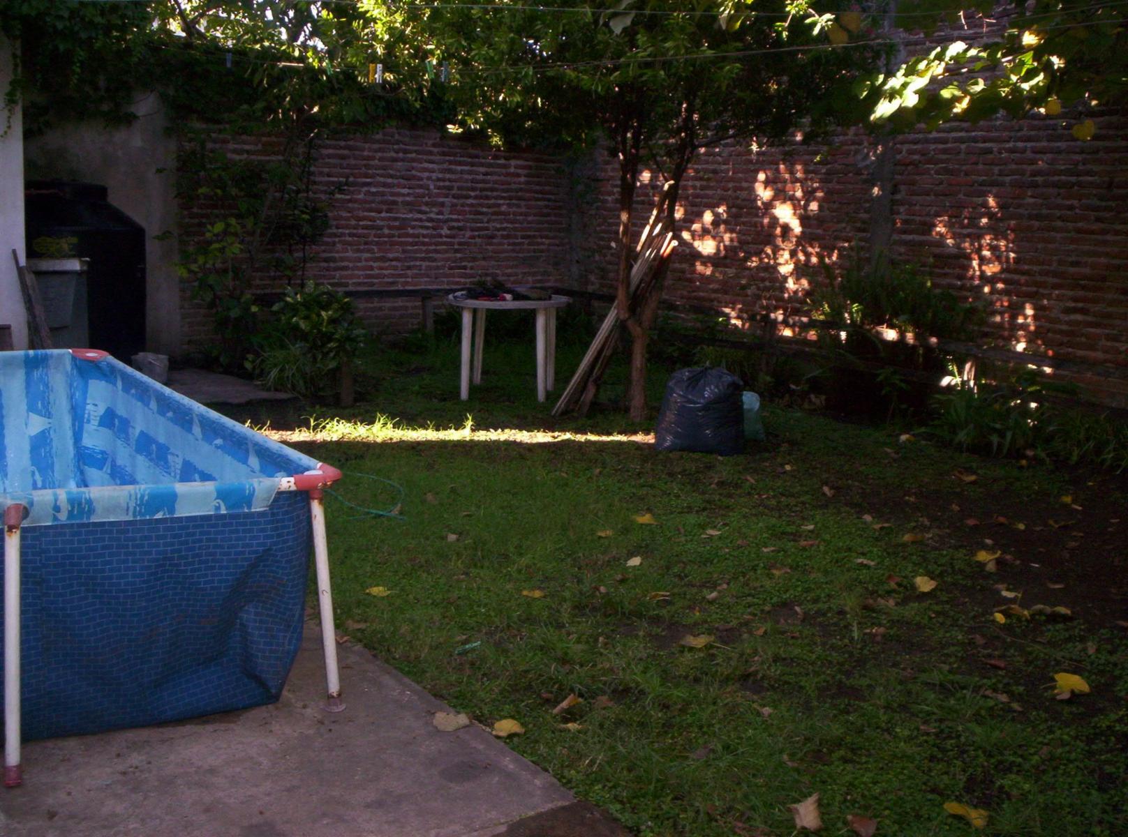Vendo casa Temperey, 3 dorm,garage 2 autos cubiertos y fondo libre.CalleRevolución de Tempeley 2825 entre Cangallo y 14 de Julio, Temperley.Colectivos en la puerta. — foto 14