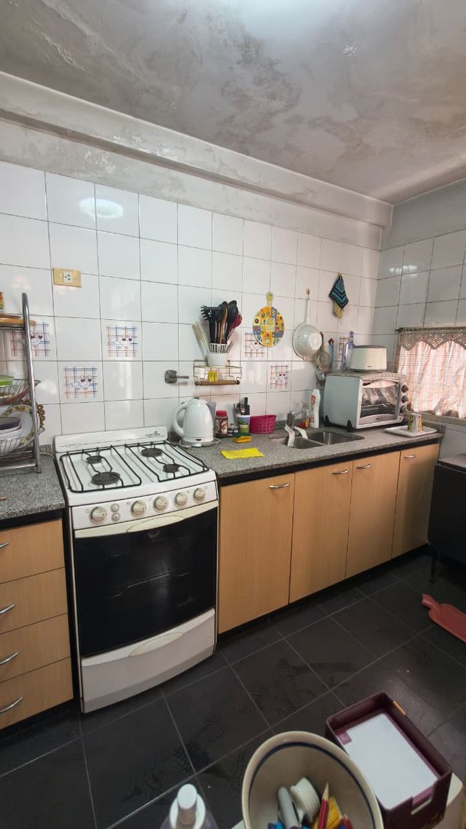 Departamento Loria 533 Lomas de Zamora. 2 amplios ambiente. Escuchooferta. Vta. Directa — foto 4