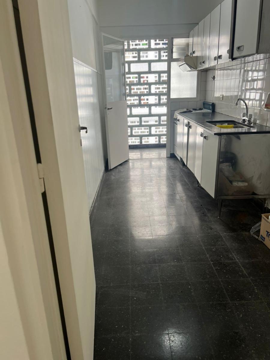 Vendo. Departamento frente estación Temperley. 14deJulio 10. De 3amb, muy buen estado. Apto Crédito. Urgente